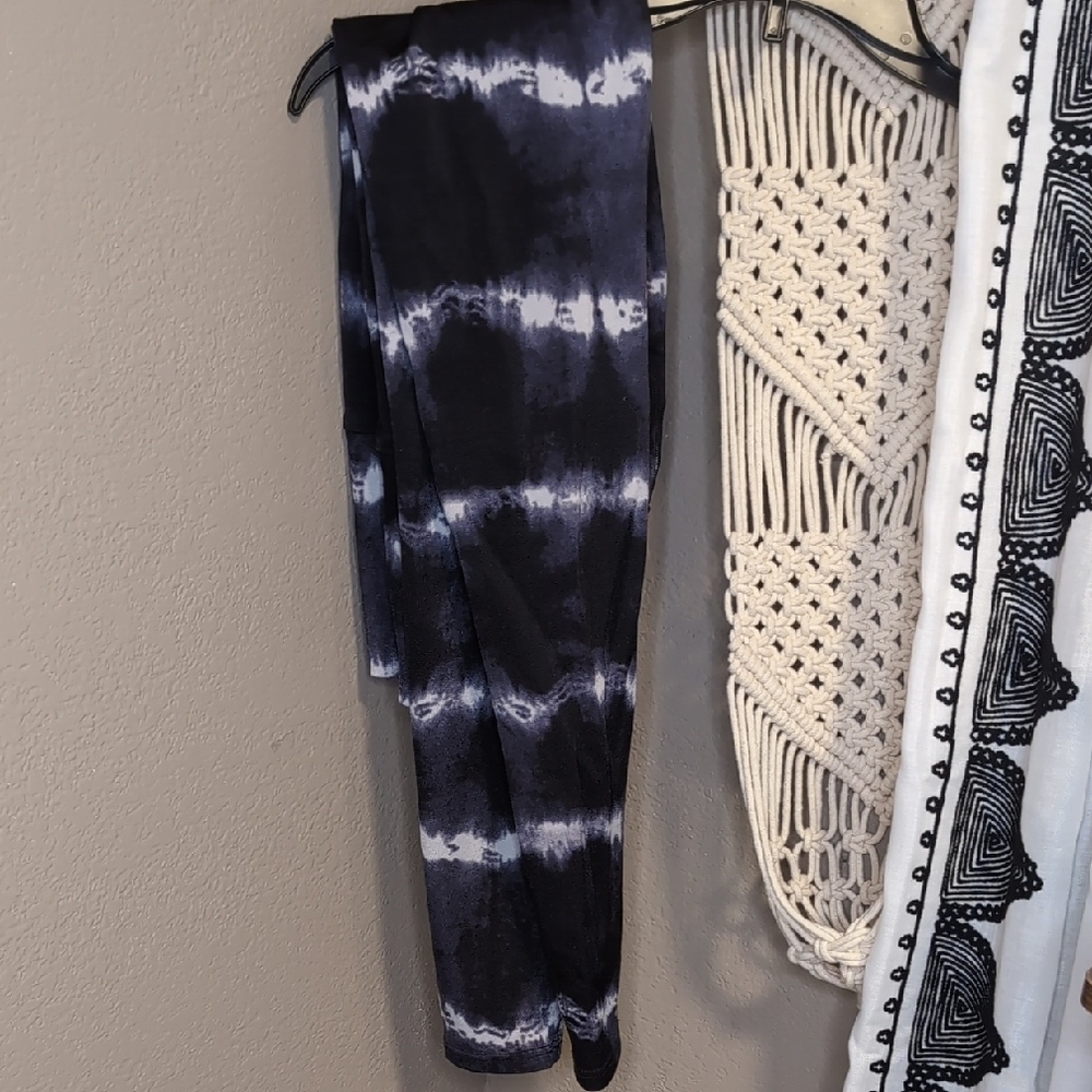 K Deer Tie-Dye Striped Leggings